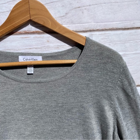 🖤CALVIN KLEIN | gray sweater with adorable flair sleeves! WOMEN’s Large🖤 - Picture 2 of 5